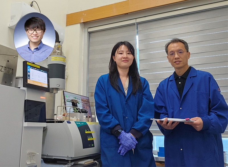 (왼쪽부터) 화학연 노주환 박사, 우리 대학 이수정 박사, 류호진 교수