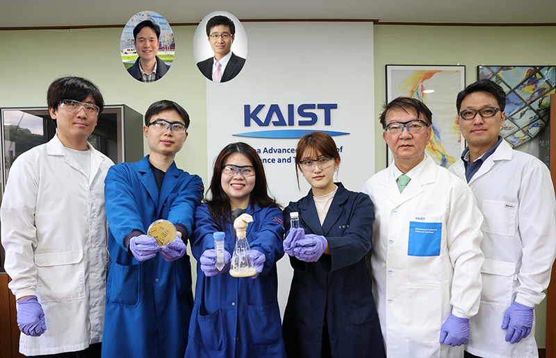 (왼쪽부터) 한화솔루션 방현배, KAIST 문천우, KAIST 신디, KAIST 기민정, KAIST 이상엽, 한화솔루션 조창희, (상단) KAIST 조재성, 한화솔루션 장남진